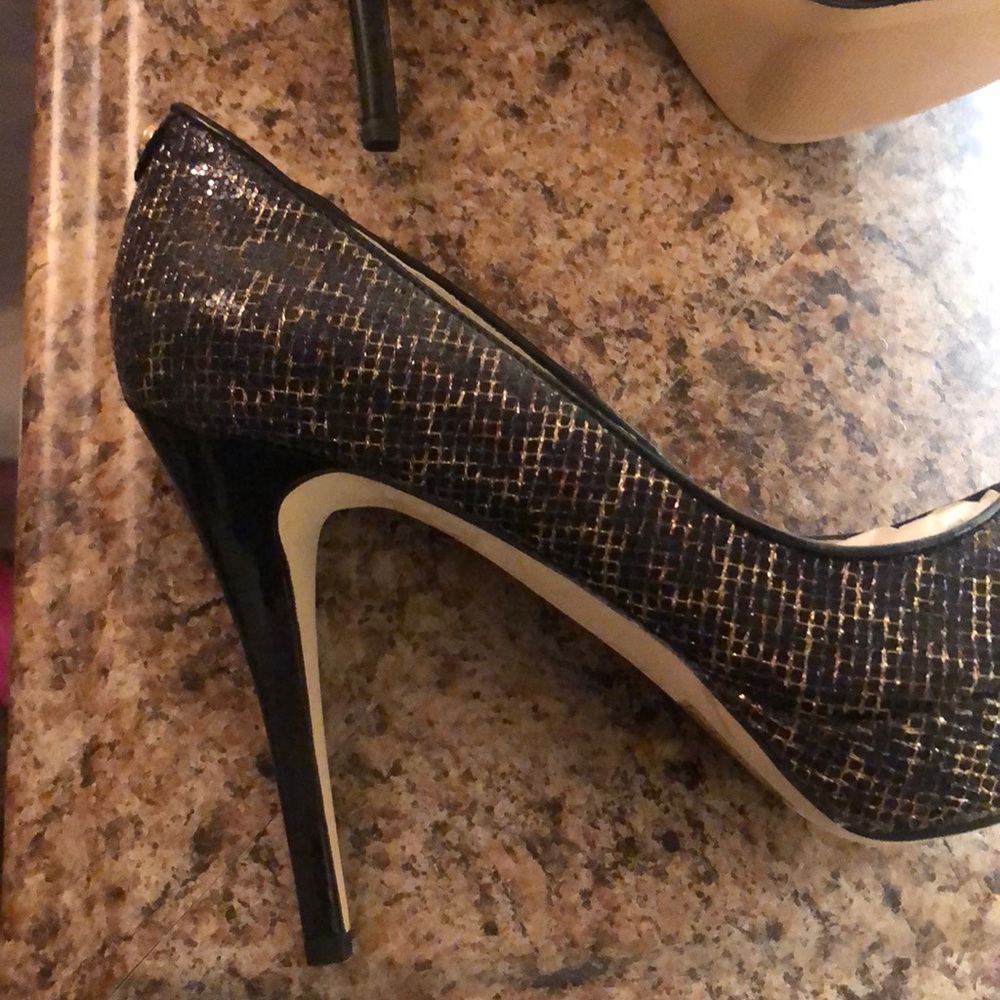 NEVER WORN Michael kors heels - Picture 3 of 4
